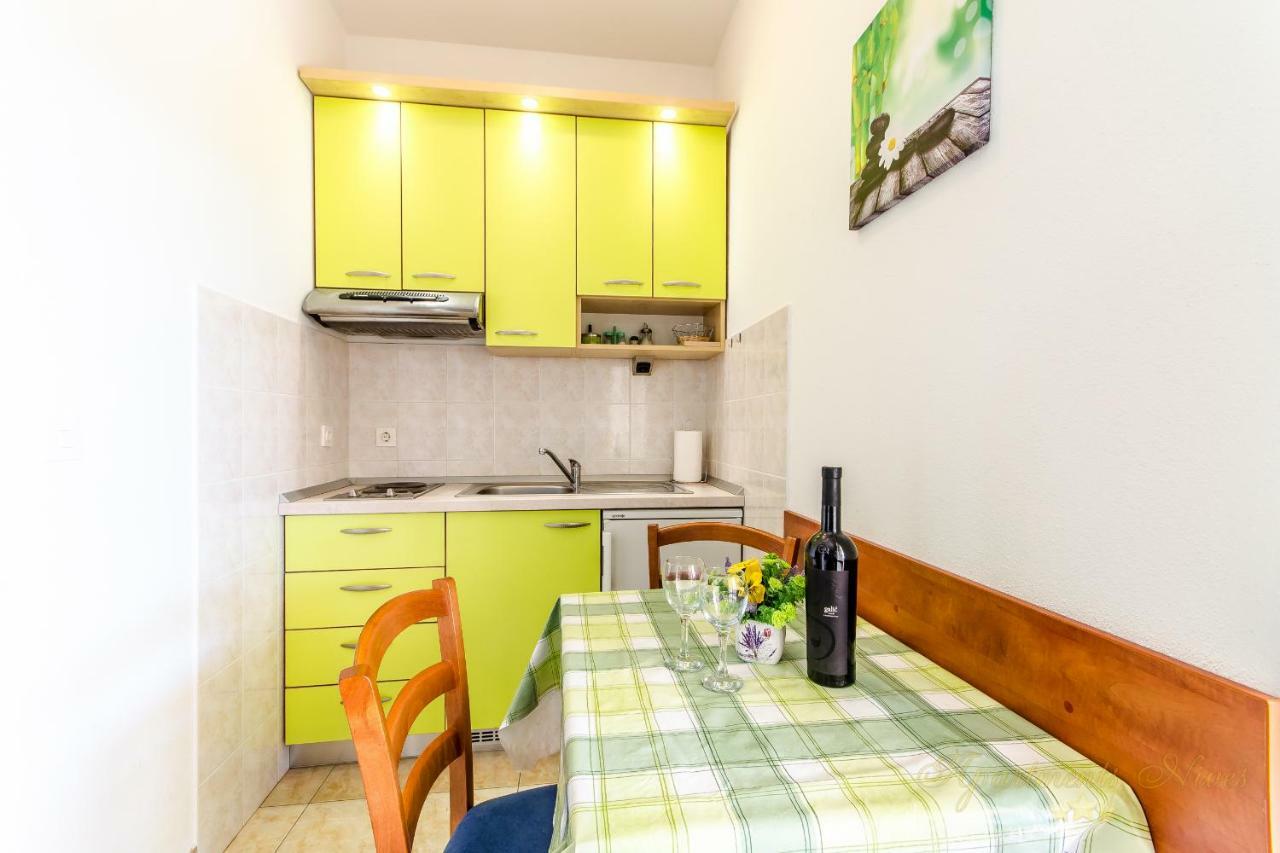 Apartments Nives Suhi Potok เยเซนิเซ ภายนอก รูปภาพ